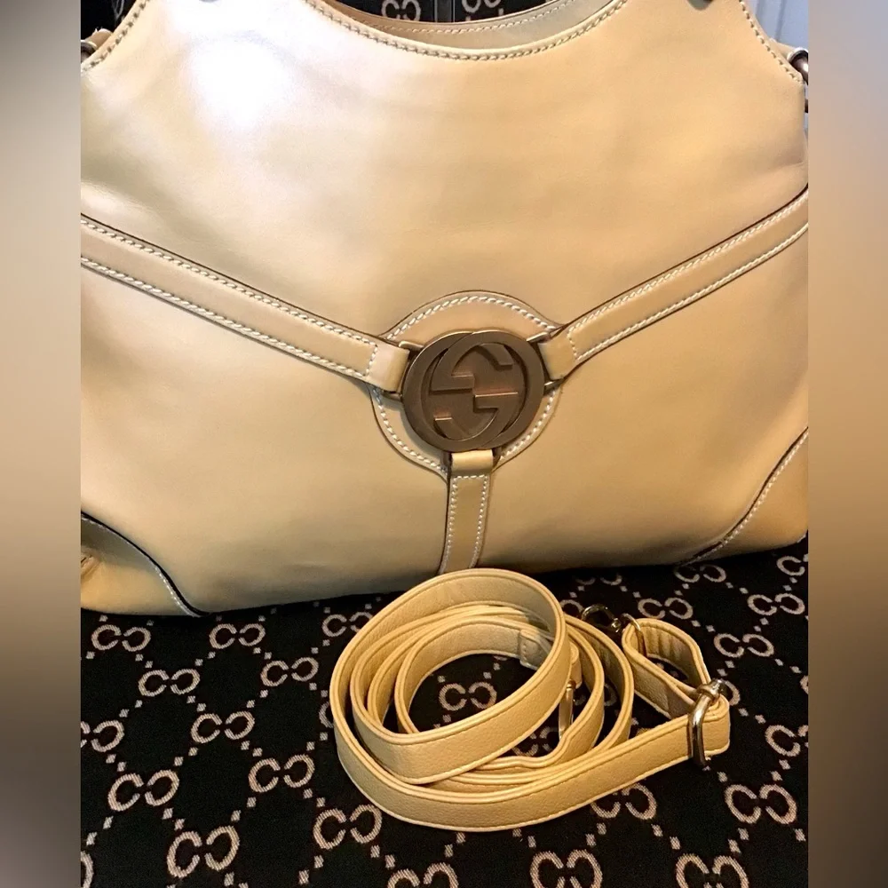 Gucci Bags - Picture 9 of 16